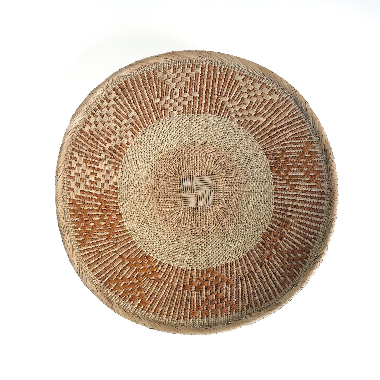 Tonga basket in Naturel met licht bruin patroon