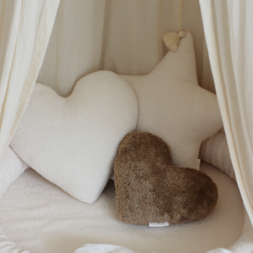 Cotton & Sweets Mini sheepskin hart cushion Chocolate