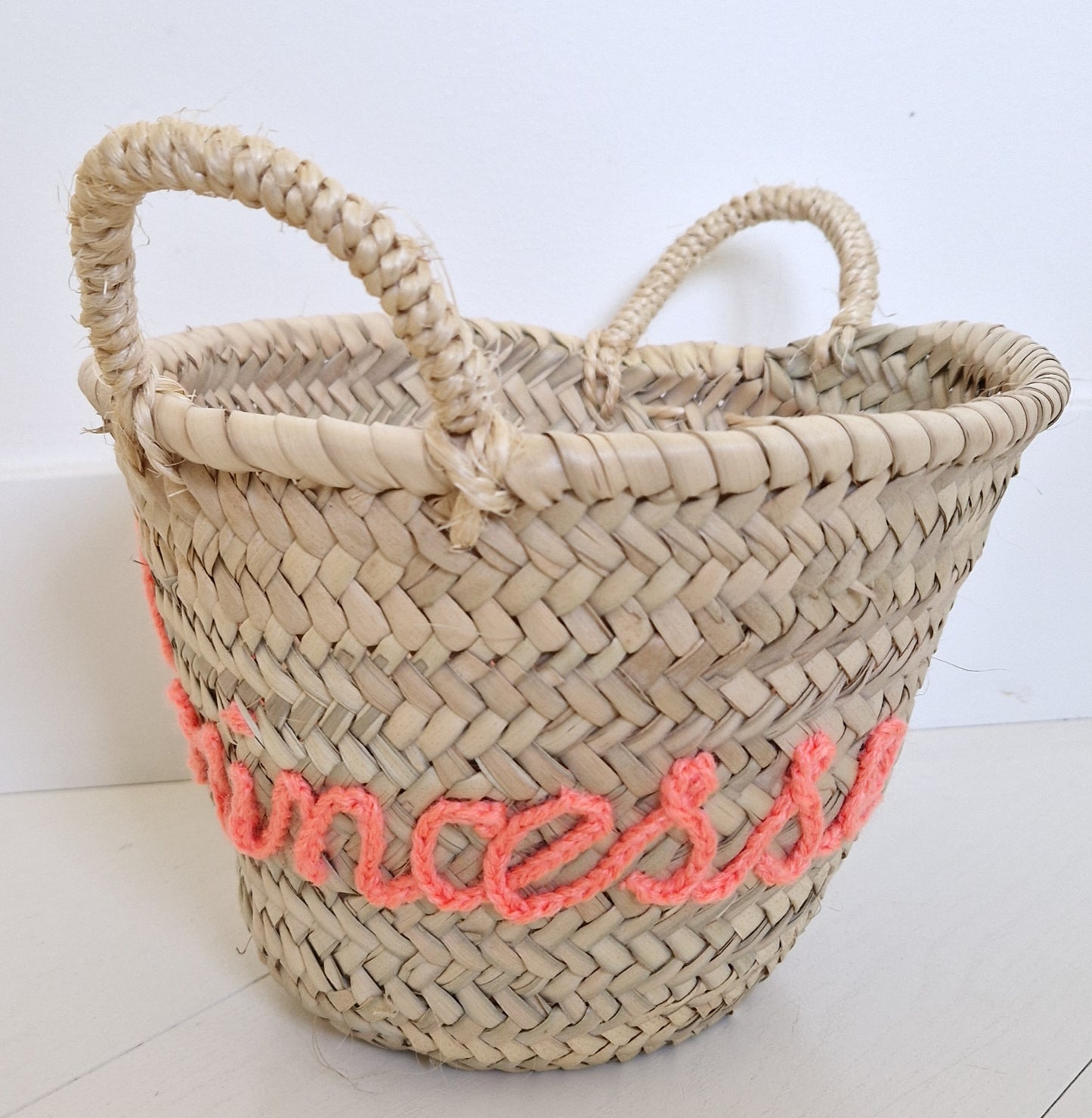 Kids Basket Princesse with pompoms