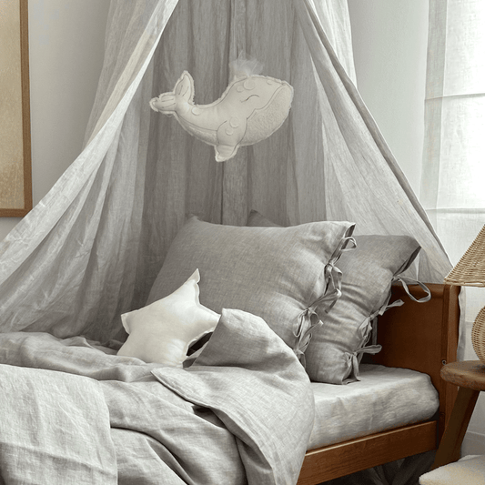 Cotton & Sweets Mini linen star cushion White