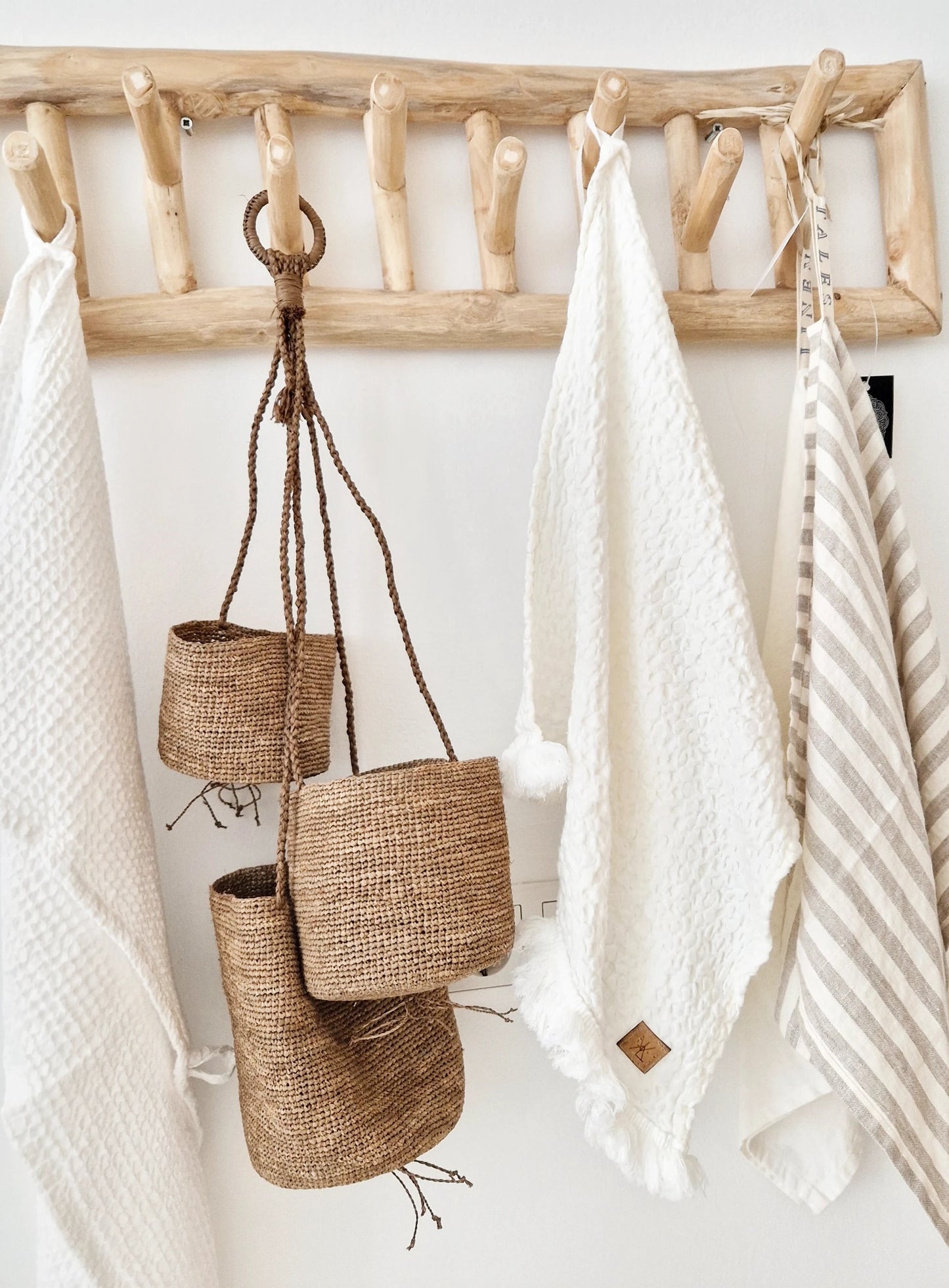 Linen waffle cloth Off-white with fringes 44x80cm