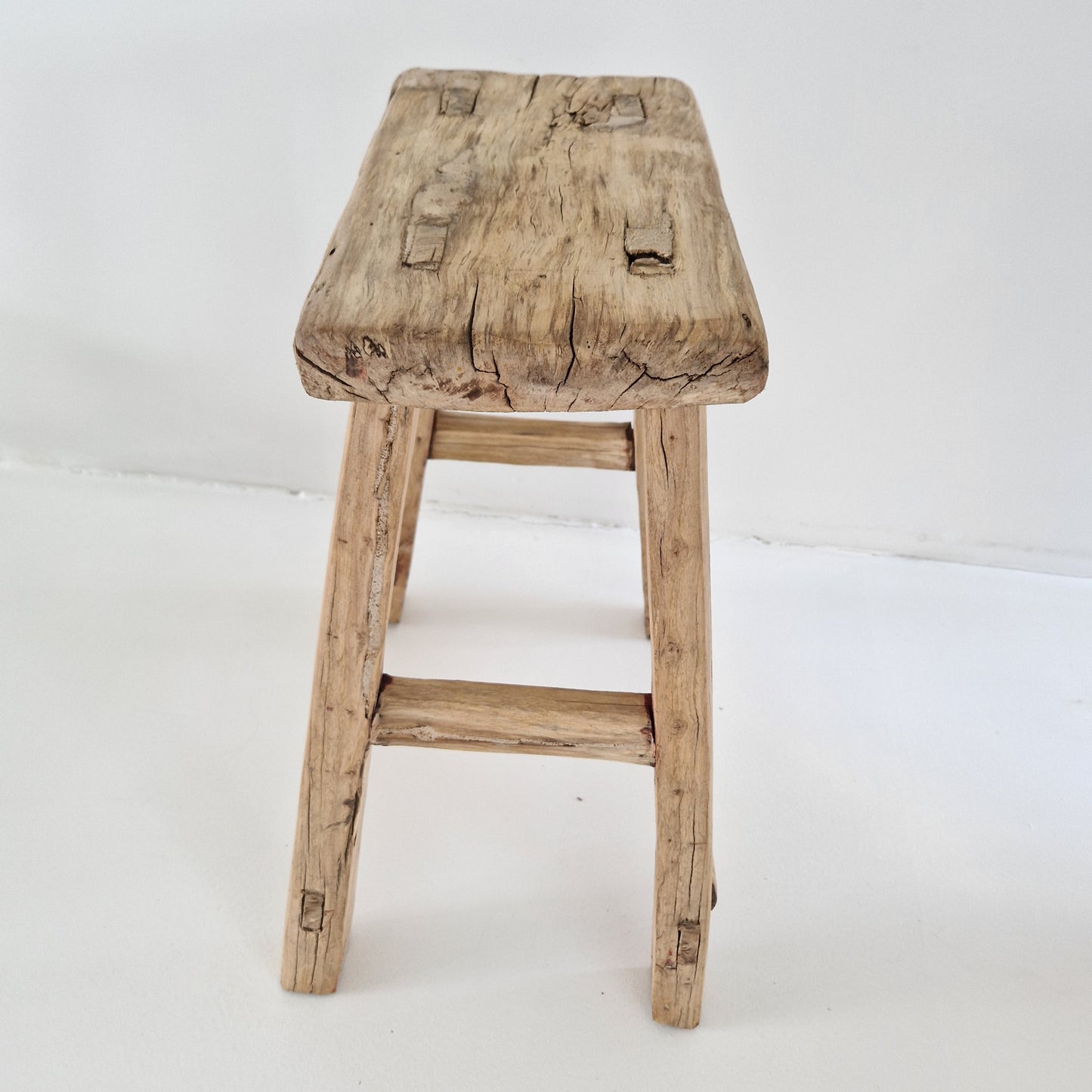 Unieke oude houten Chinese kruk