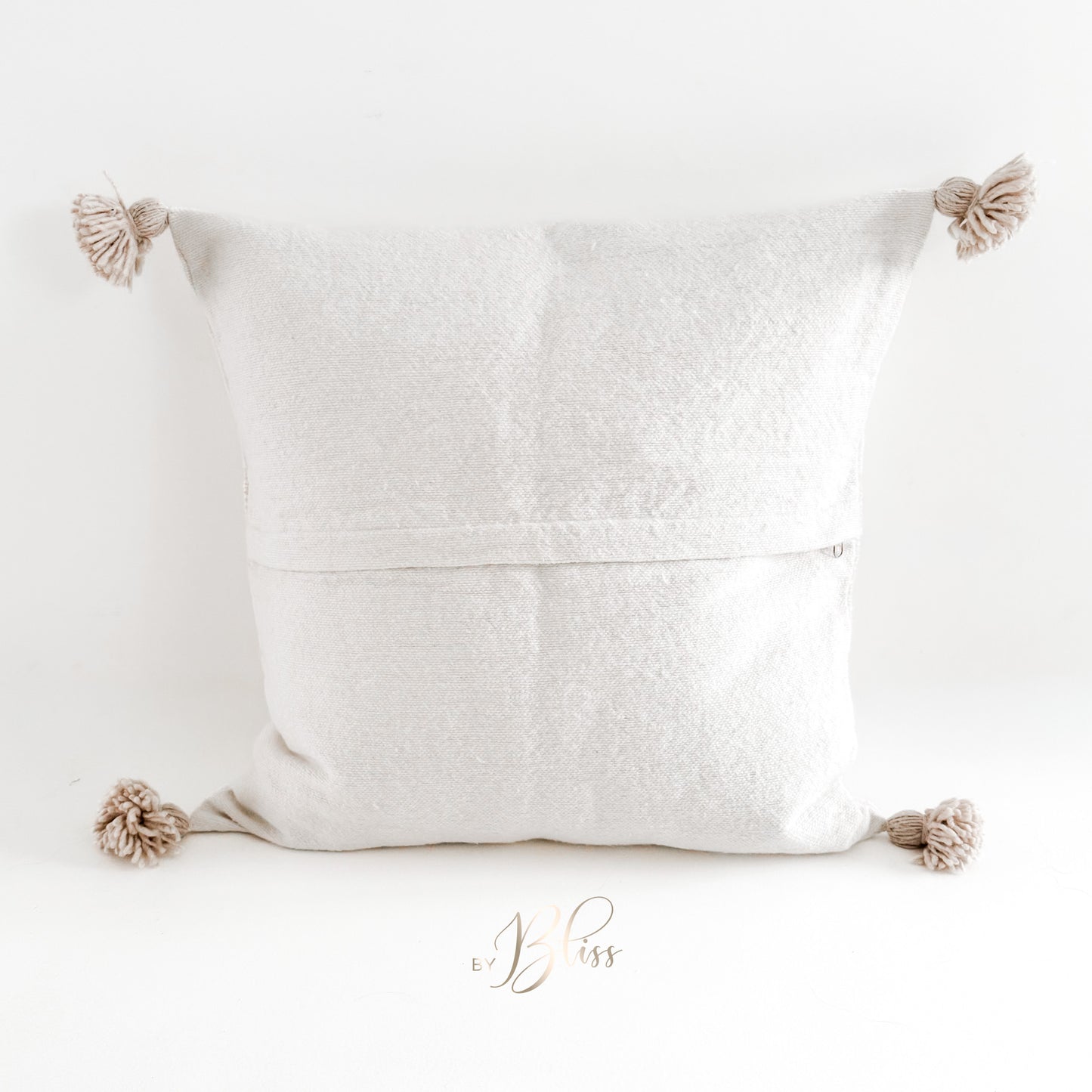 marokkaans pompom kussen 50x50 off-white en beige achterkant