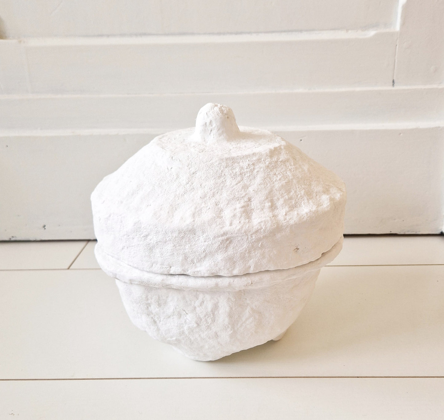 Papier-mâché pot white with lid