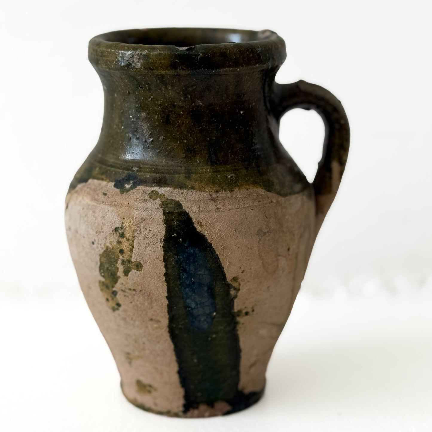 Old earthenware jug Natural/Green