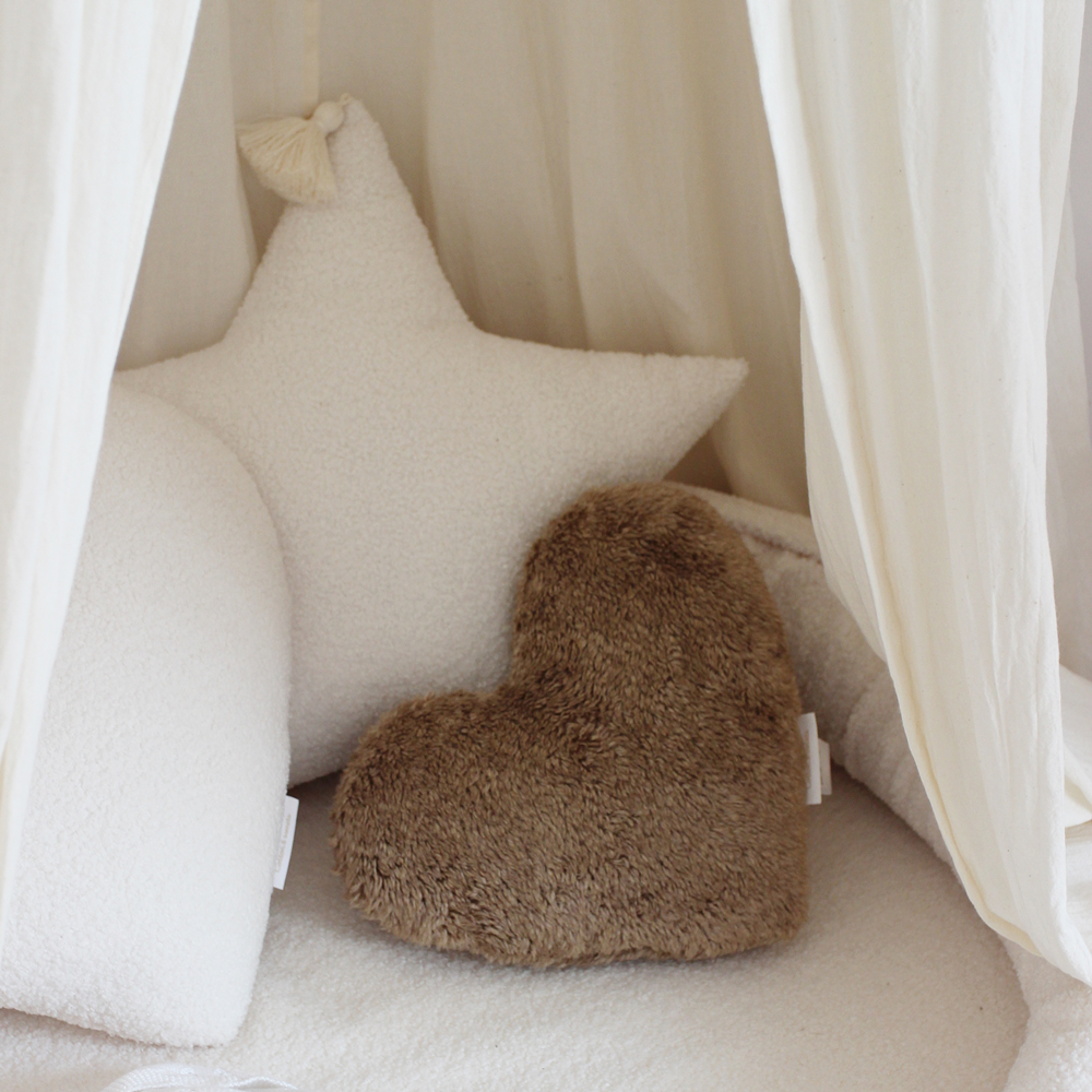 Cotton & Sweets Sheepskin Vanilla Star cushion with Tassel Ø50cm