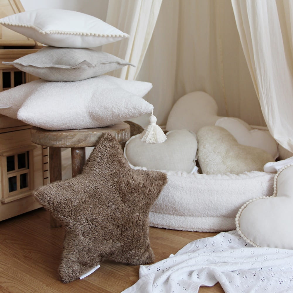 Cotton & Sweets Sheepskin Vanilla Star cushion with Tassel Ø50cm