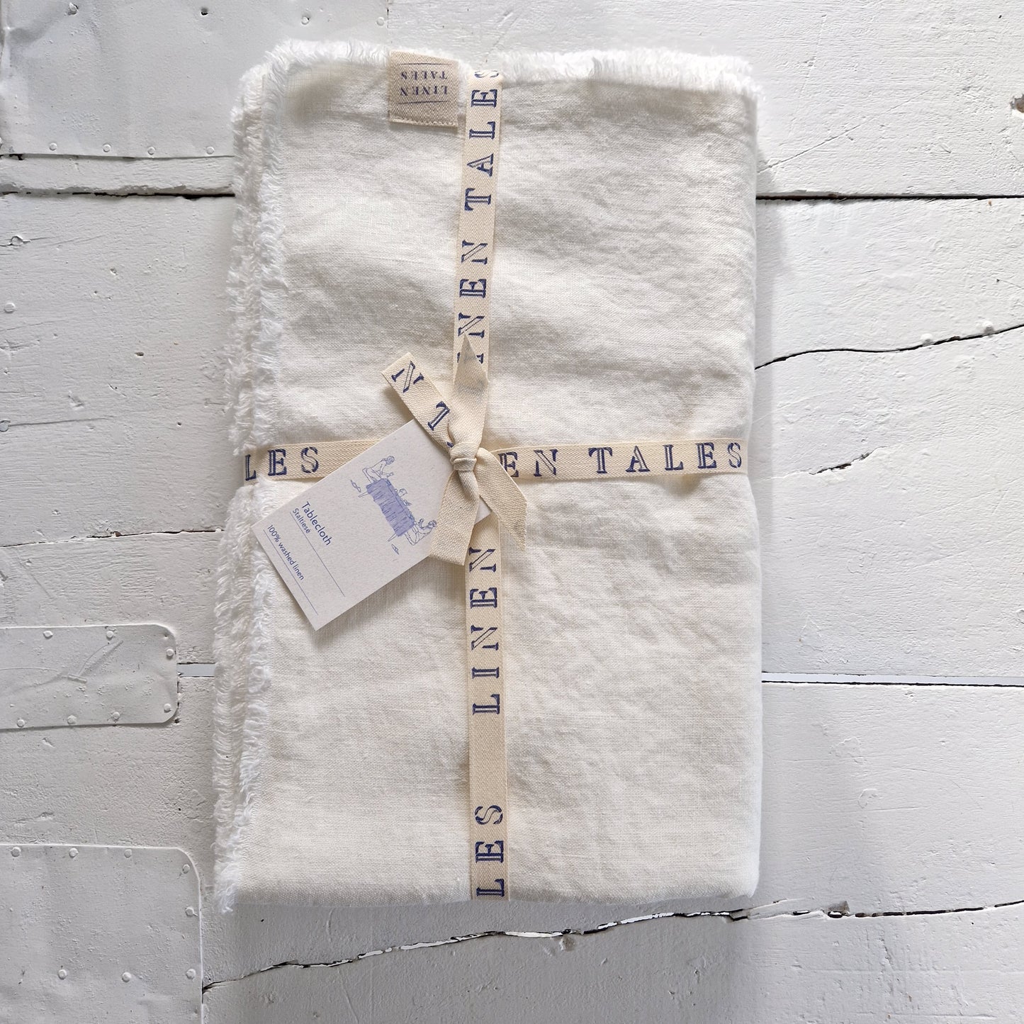 Linen tablecloth Off-White with fringes