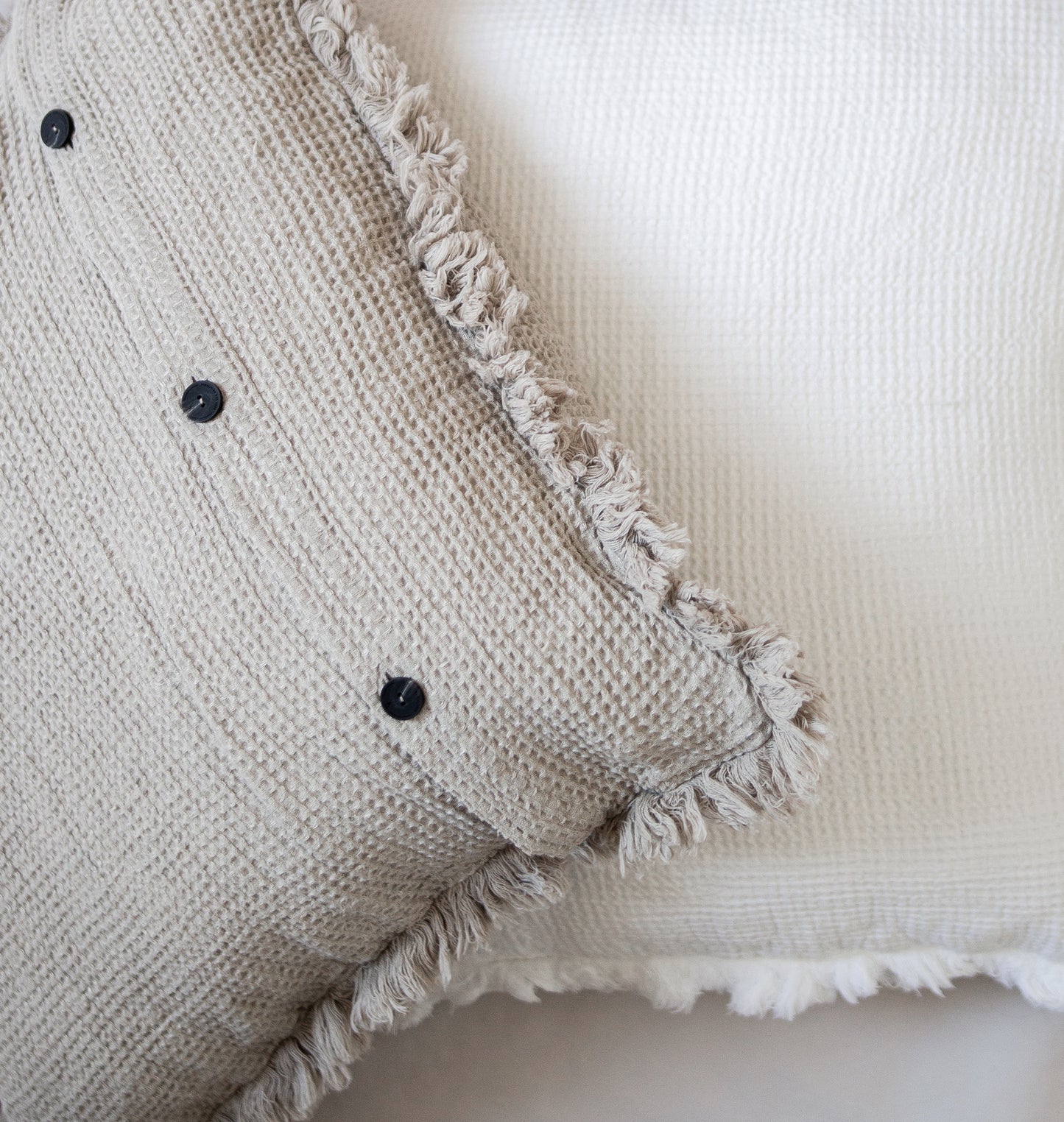 Linen waffle pillow cover with fringes Natural