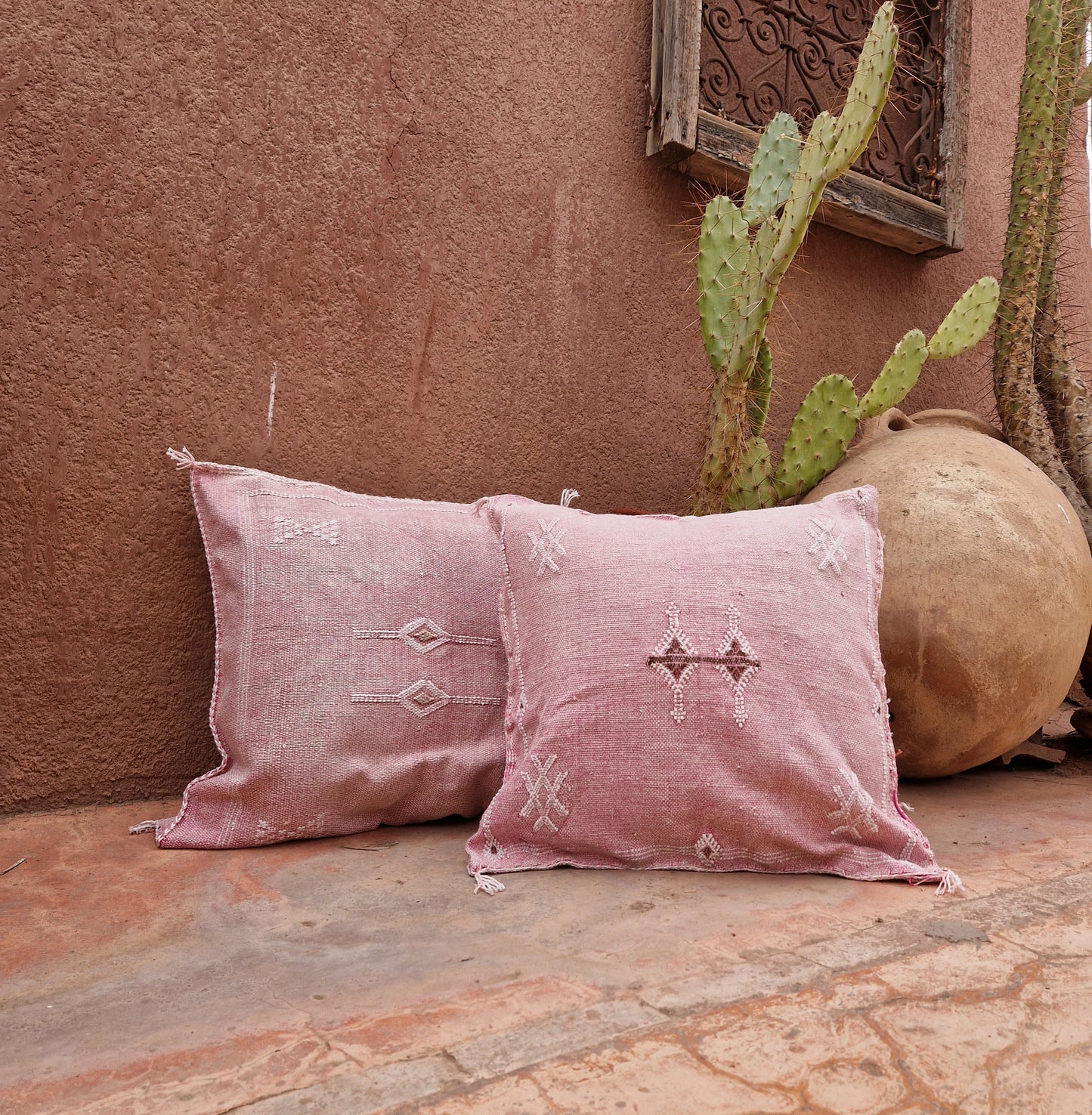 Sabra Silk cushion cover Pink