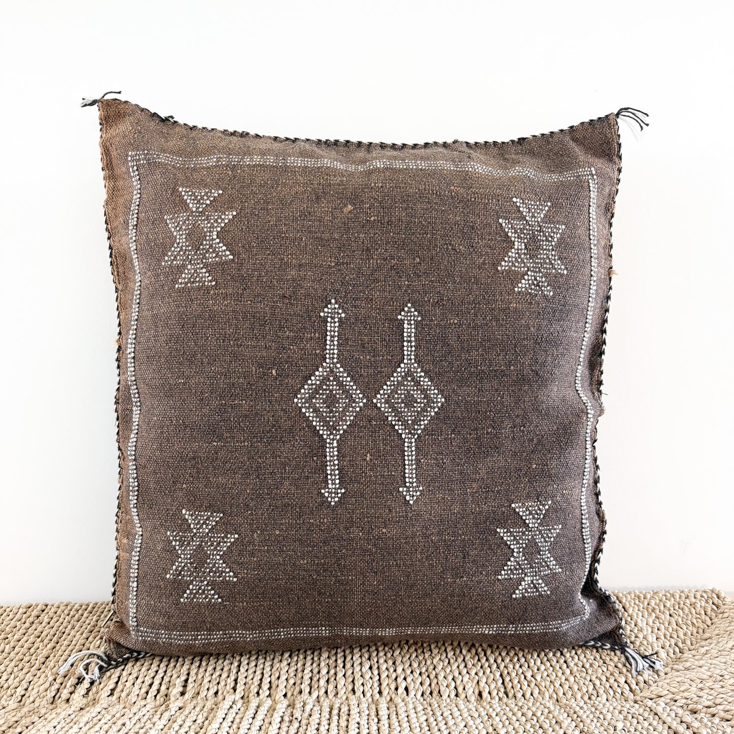 Marokkaans sabra silk kussenhoes No.06 uit de Earth brown collectie
