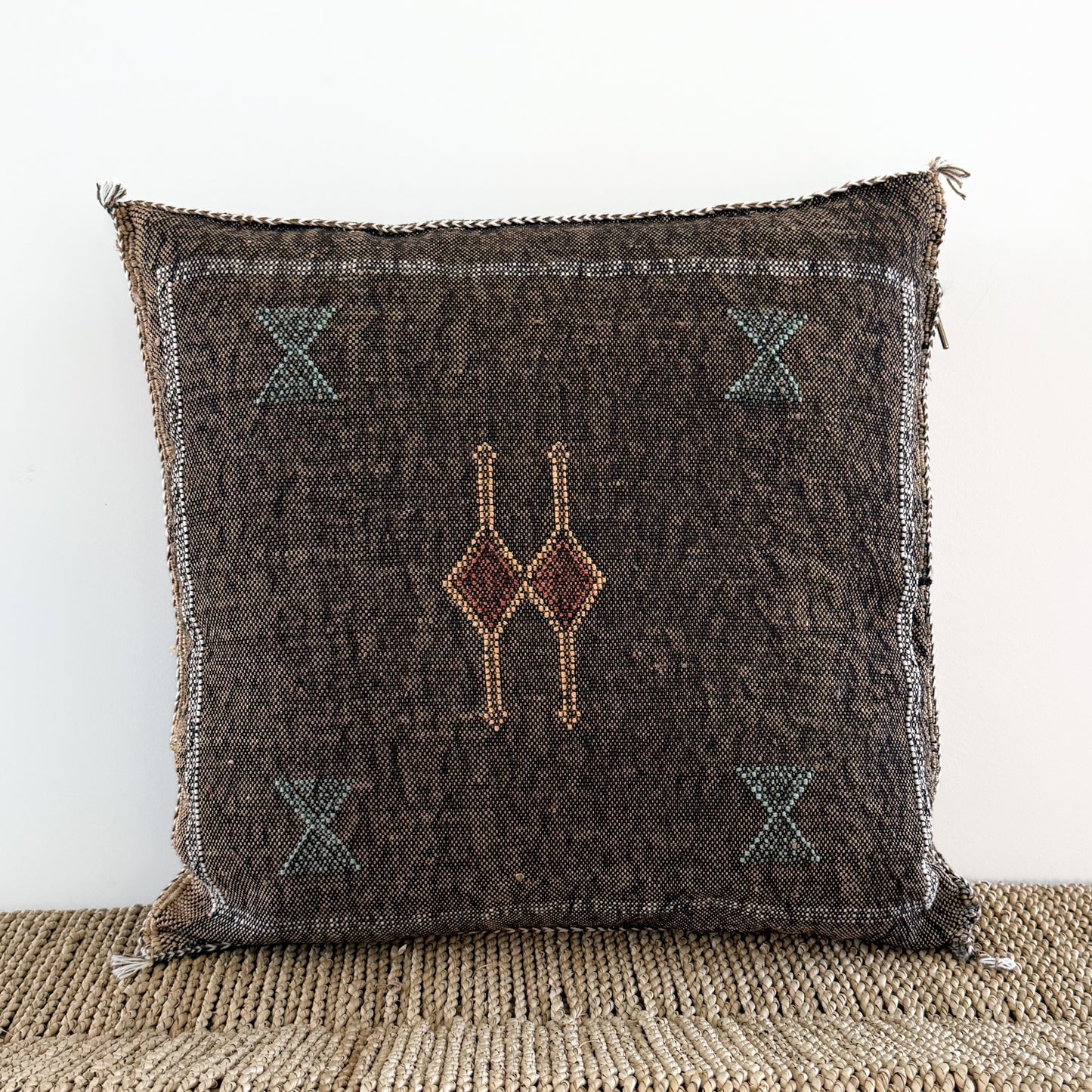 Marokkaans sabra silk kussenhoes No.11 
uit de Earth brown collectie