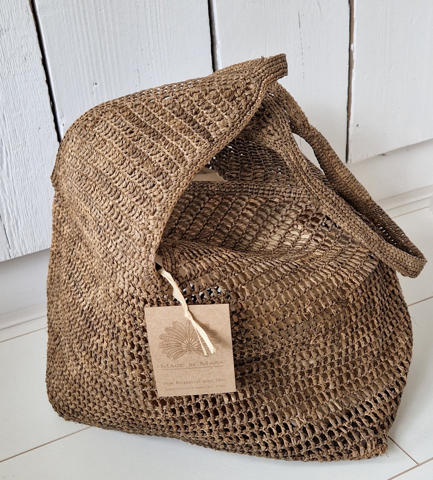 Raffia tas Ombinisoa in tea kleu van het merk Made in Mada