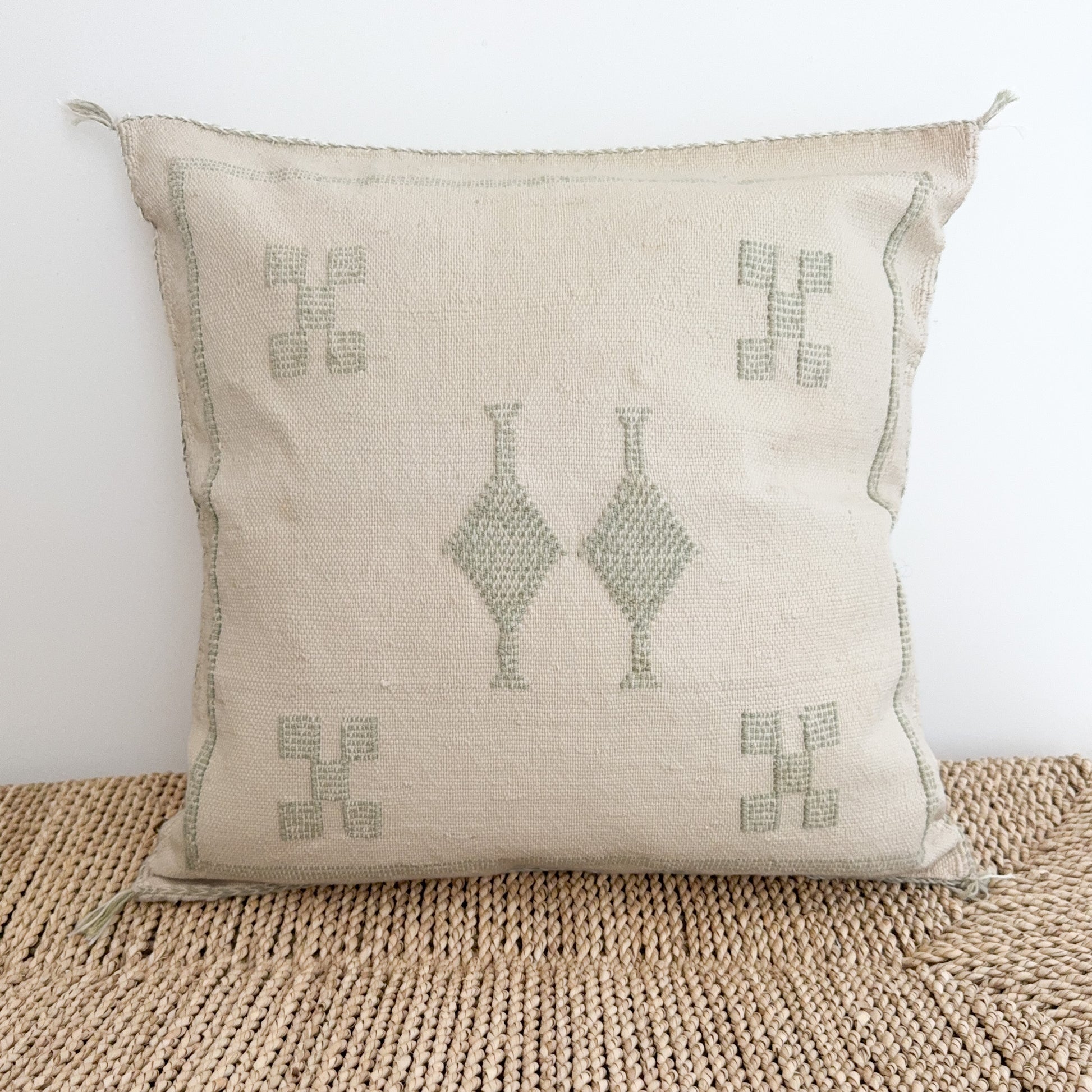 Marokkaanse kussenhoes Sabra Silk Off white met zacht groen patroon