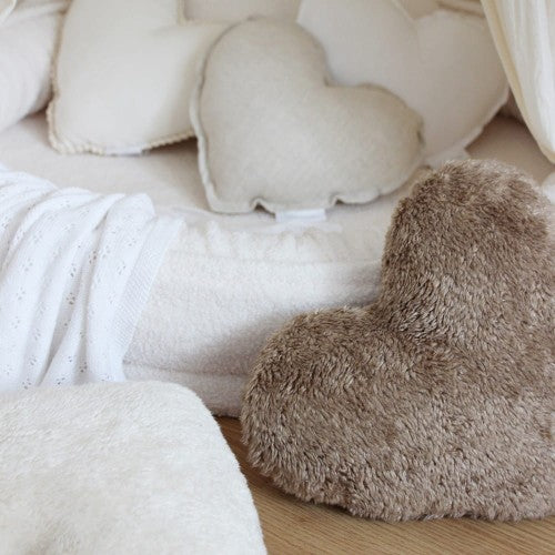 Cotton & Sweets Mini linen heart pillow Natural Ø36cm