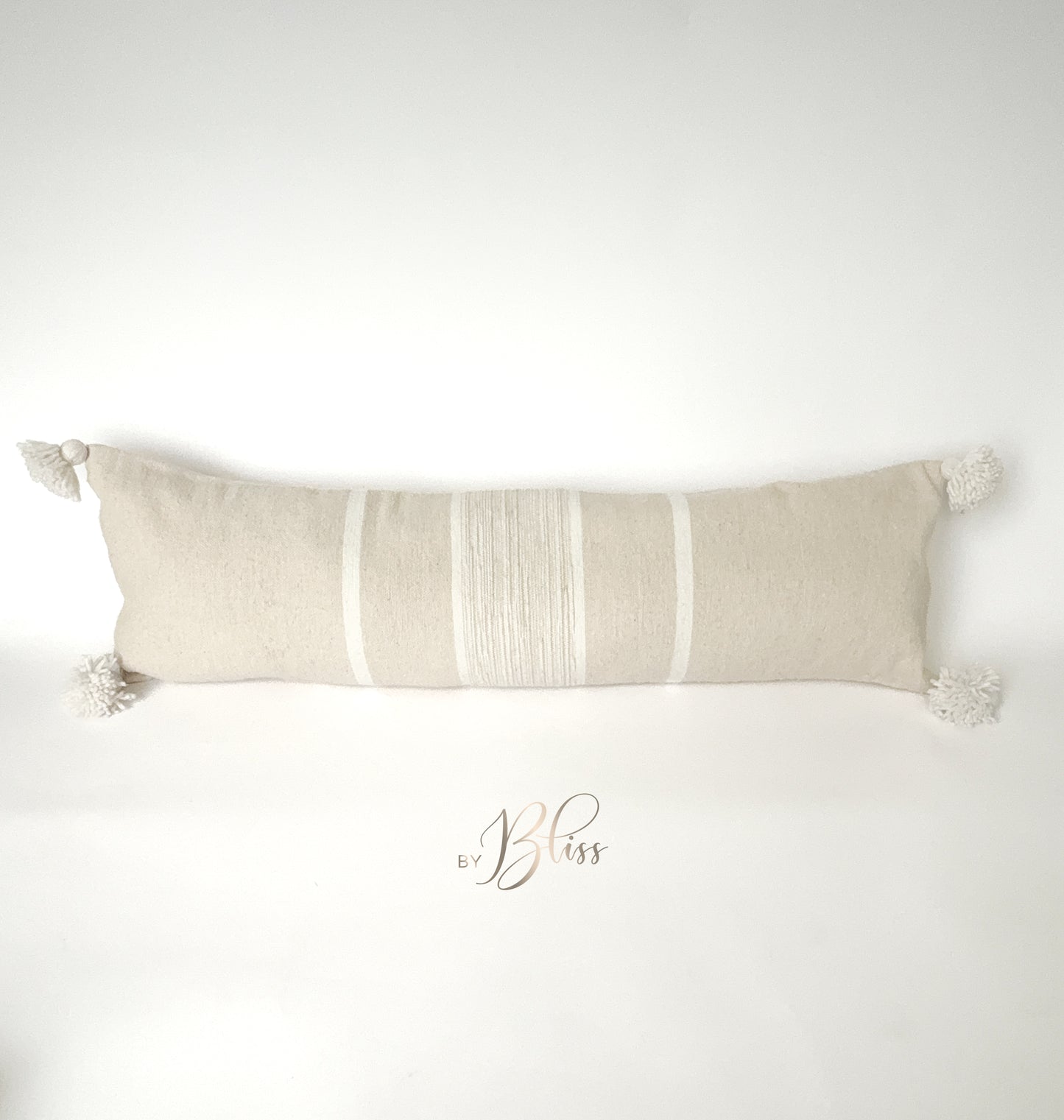 Marokkaans pompom kussen 30x100 cm in Beige met off-white strepen en pompoms