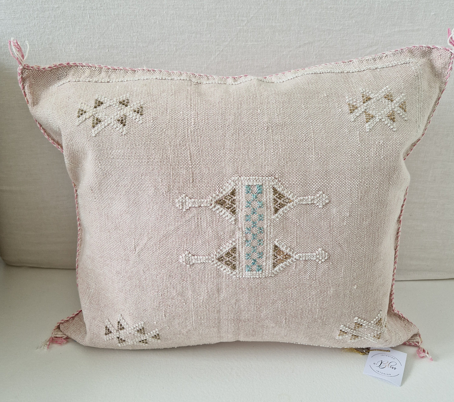 Sabra Silk cushion Light Pink