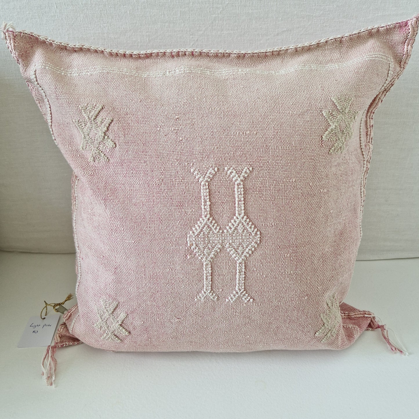 Sabra Silk cushion Light Pink