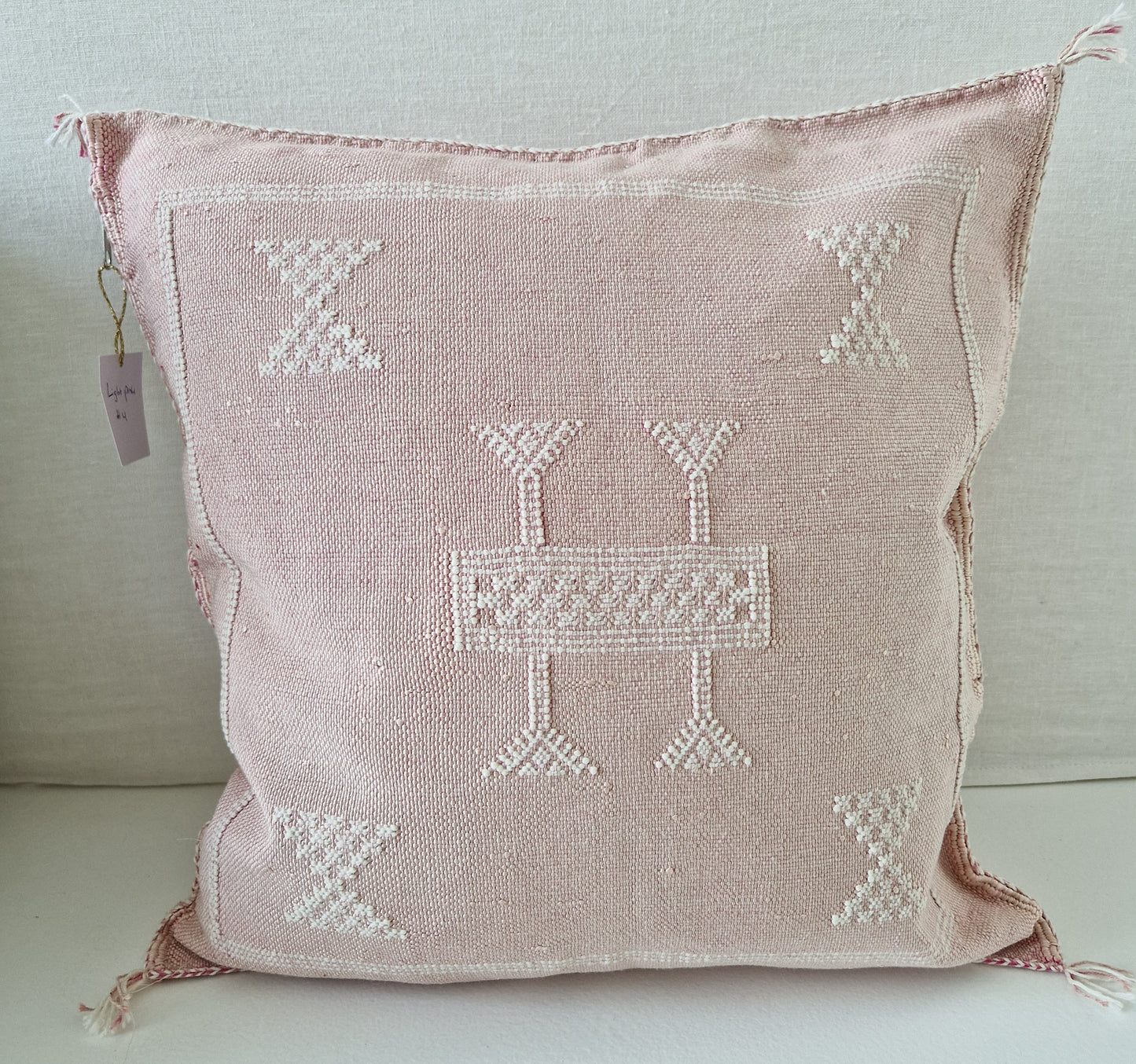 Sabra Silk cushion Light Pink