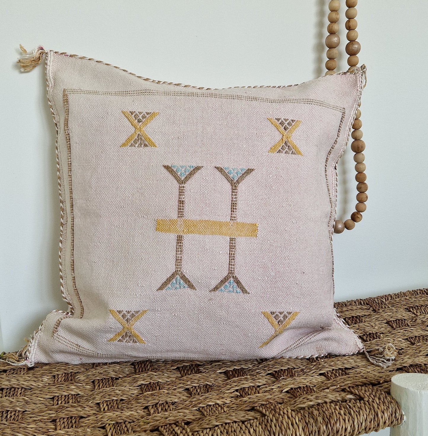 Sabra Silk cushion Light Pink