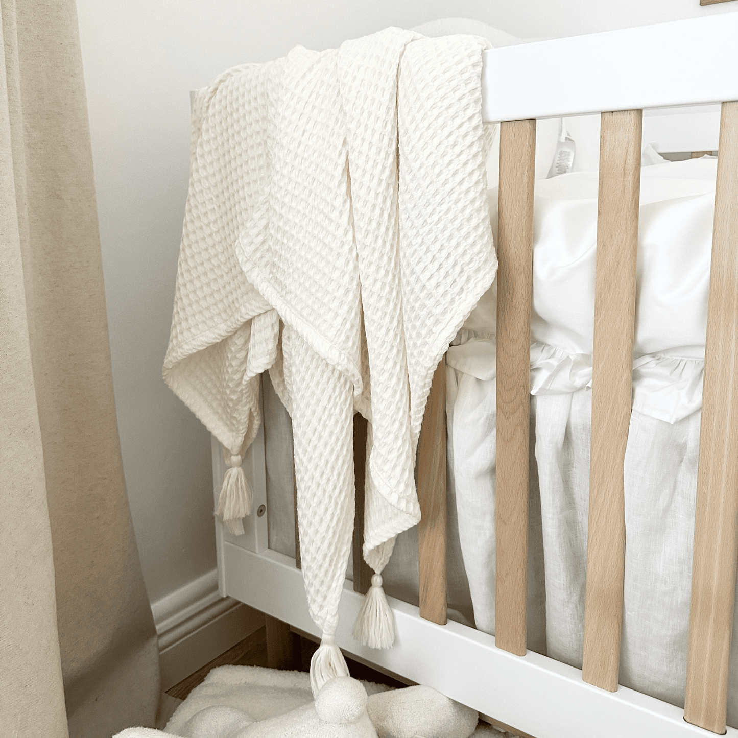 Cotton & Sweets Bamboo waffle blanket with tassels Cream