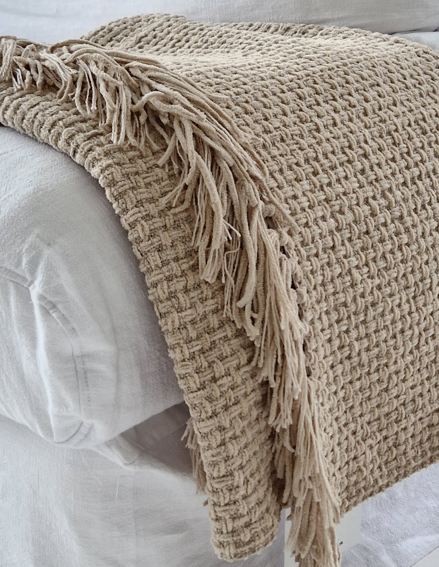 Plaid Chenille beige with fringes 125x150