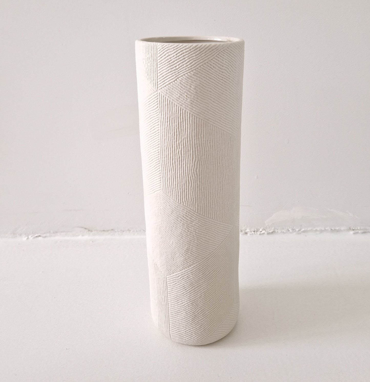 Vase porcelain Offwhite