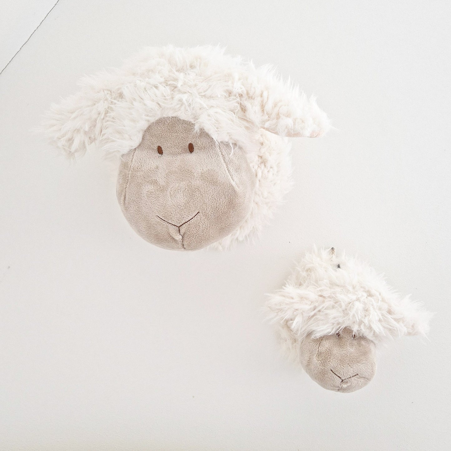 Fluffy sheep's head 14cm