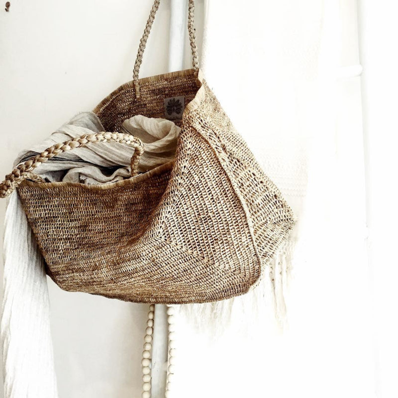 Alice 3XXL Bag Tea van Made in Mada als grote raffia boodschappentas