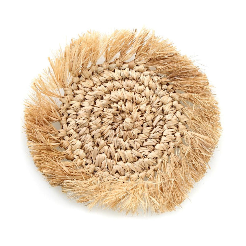 Raffia coaster with fringes