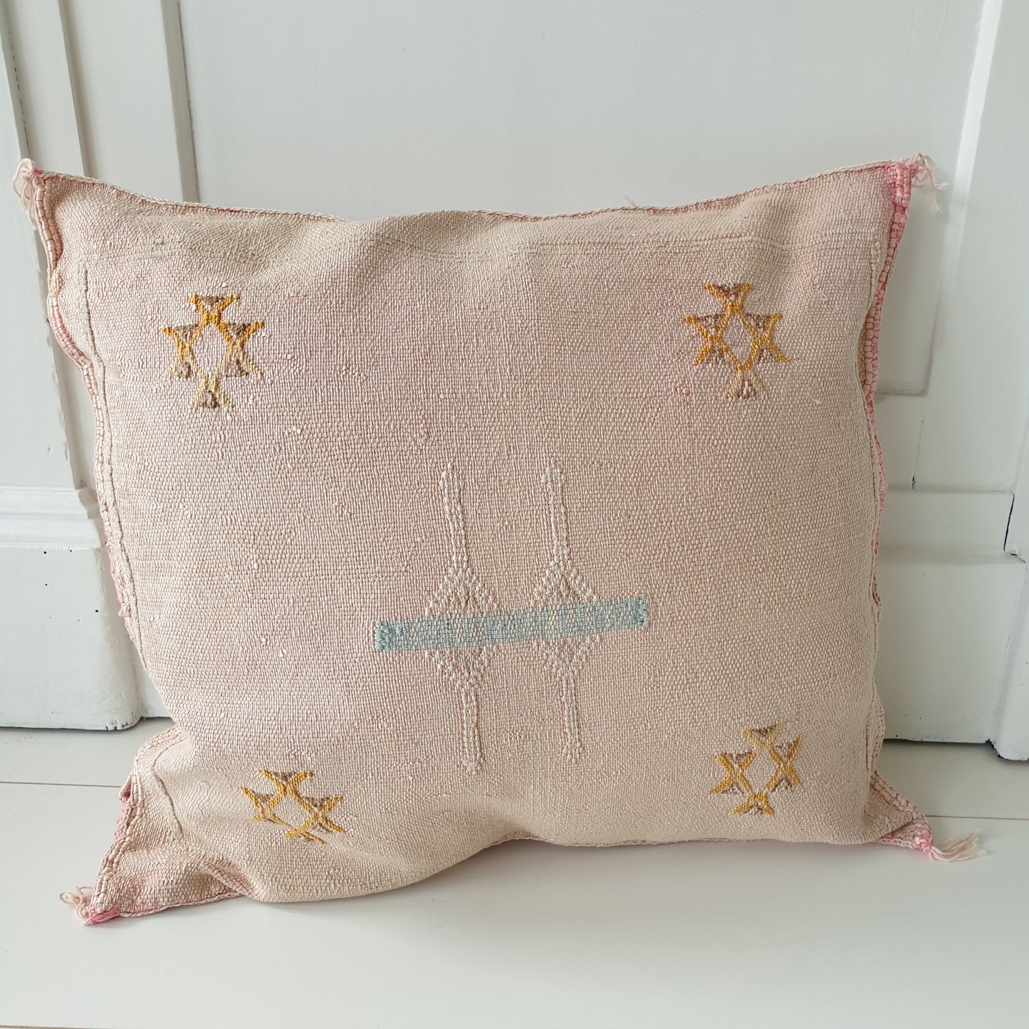 Sabra Silk cushion cover Light Pink #9