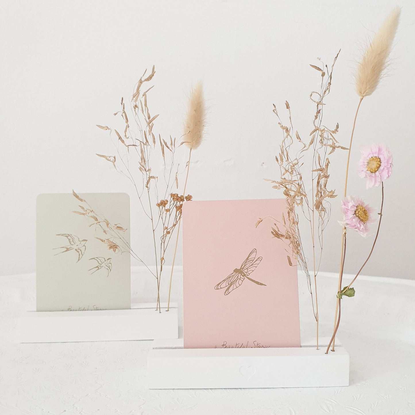 Cards/Photo holder with dried flowers