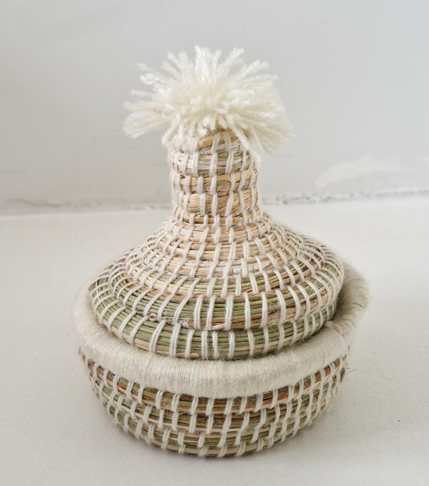 Tajine basket with pompom