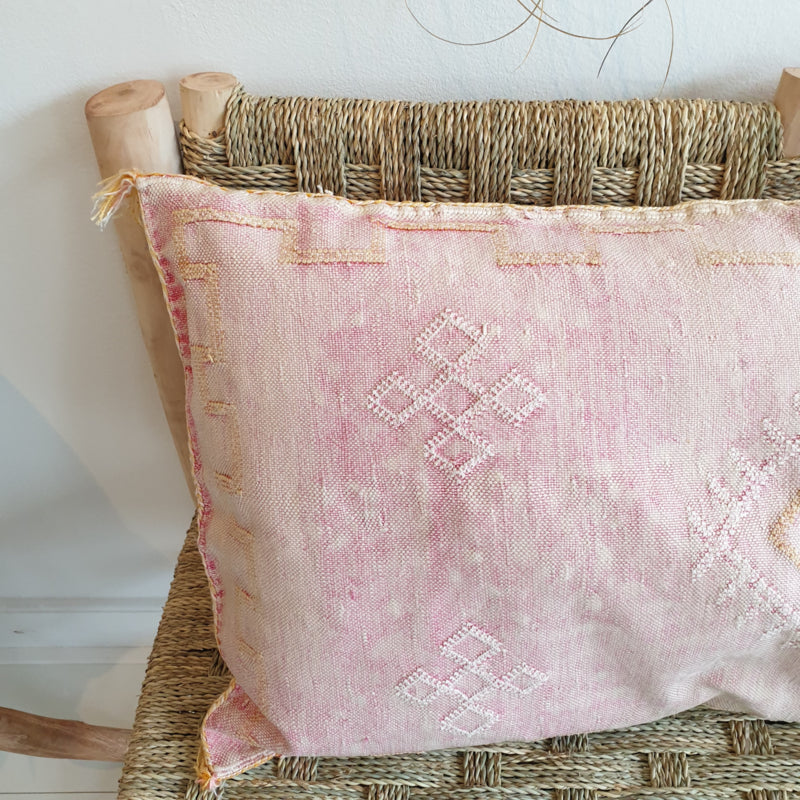 Sabra Silk pillow XL soft pink