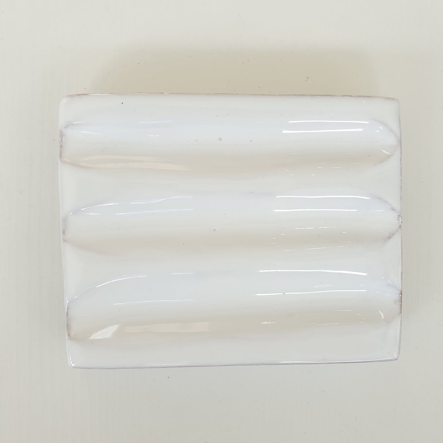 Soap holder white rib