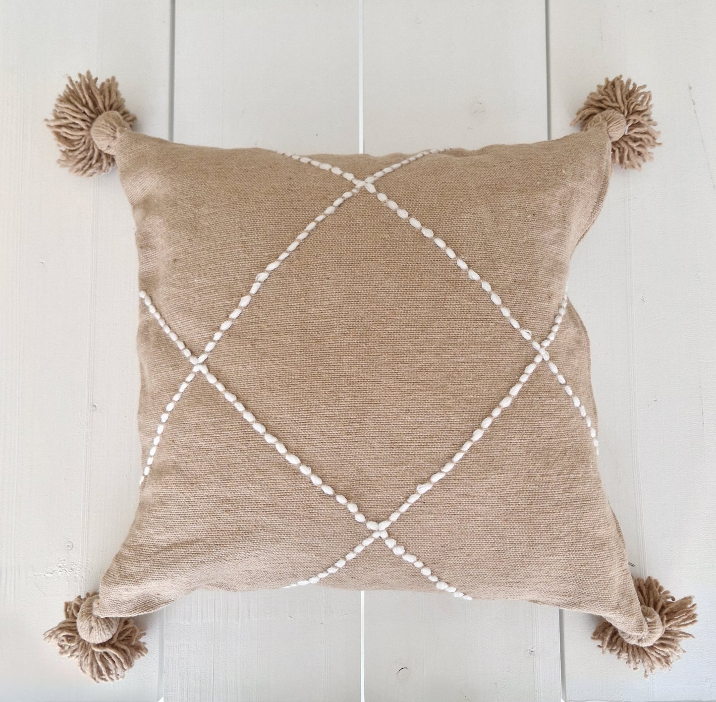 Pompom cushion cover Mocca / Off White